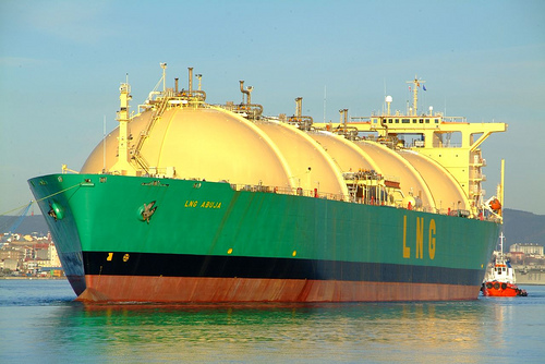 File:LNG tanker Abuja.jpg