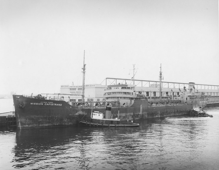 File:USNS Mission Capistrano (T-AO-112) moored pierside, Port of Los Angeles, Berth 232, date unknown.jpg