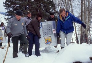 File:Yellowstone reintroduction 1995.jpg