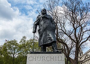Winston Churchill, Parliament Square, London (14117724283).jpg