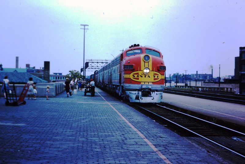 File:ATSF Grand Canyon Limited at Joliet IL Aug 1963.jpg