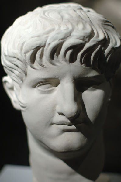 File:Nero bust (young).jpg