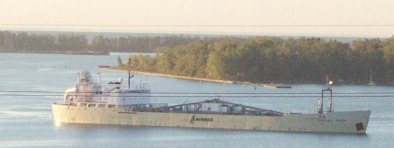 File:Freighter about to moor in the Lafarge Cement slip, Toronto.jpg