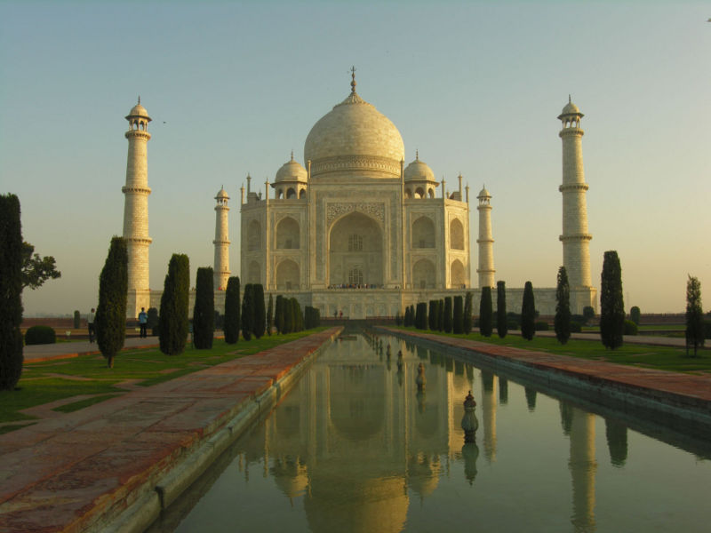 File:Taj Mahal, early morning.jpg