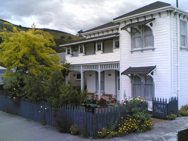 File:Amber House, Nelson, New Zealand, 2005-11-16T01-33Z.jpg