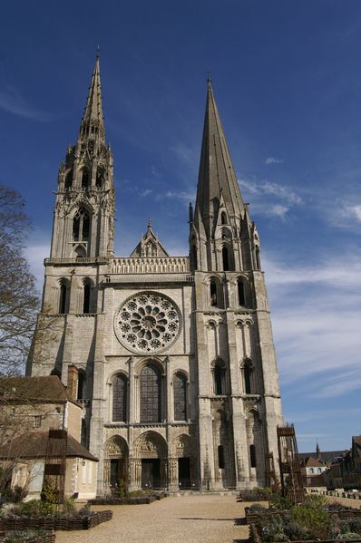 File:Chartres Cathedral main entrance, 2010.jpg