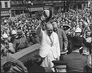 Winston Churchill at a conference in Quebec - NARA - 197118.jpg