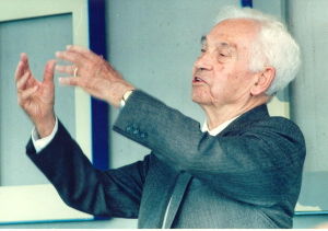 Ernst Mayr in 1994 - 10.1371 journal.pbio.0030152.g001-M.jpg