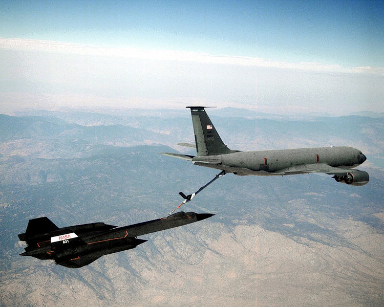File:SR-71 refueling.jpg