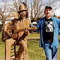 Rex Bell at Lightnin' Hopkins statue.jpg