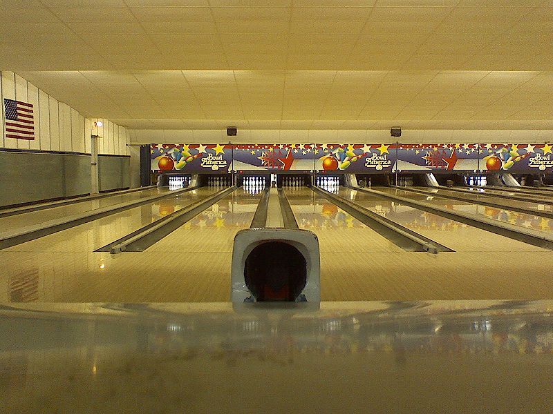 File:Bowling lane.jpg