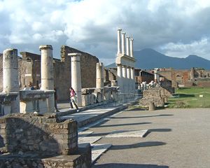 Pompeii's forum.jpg