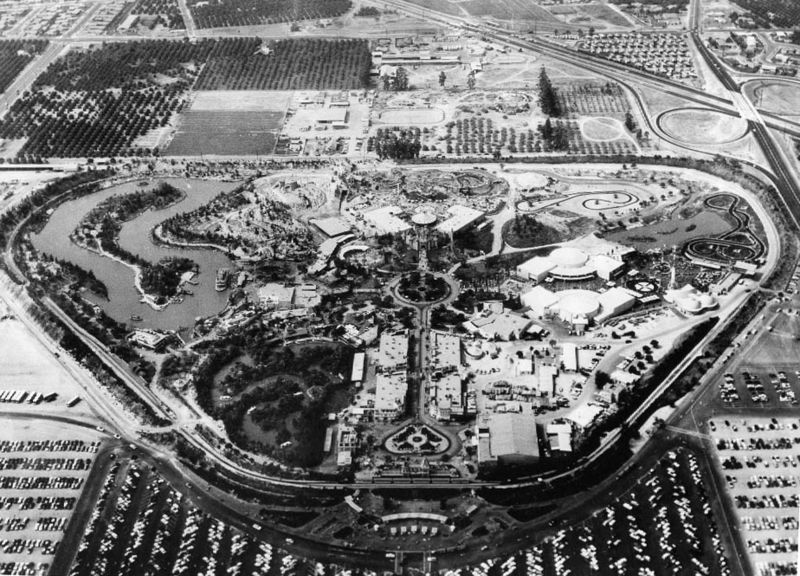 File:Disneyland aerial view in 1956.jpg