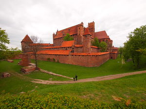 (CC [1]) Photo: Tomasz Przechlewski The Upper Castle seen from the south in 2011