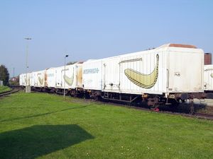 (PD) Photo: Garitzko Outside of North America, railroad cars which have been outfitted with cooling equipment (and designated as Class "I" by the International Union of Railways [UIC]) are generally referred to as "refrigerated vans."