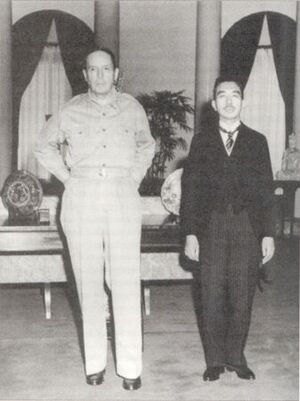 Hirohito and macarthur.jpg